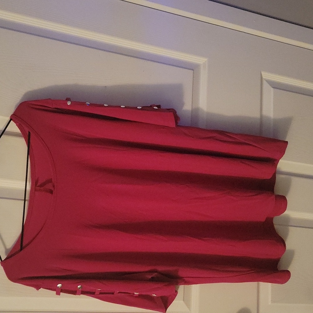 Magenta Blouse with Square cut-out sleeve detail